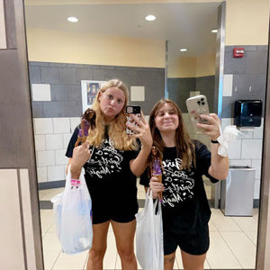 Meet your Posher, Julianna